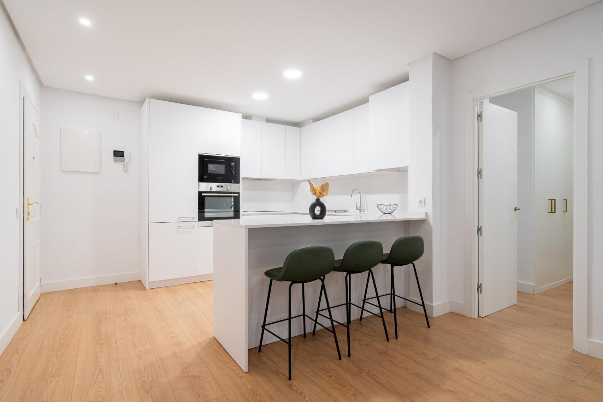Apartamento Reformado En La Gran Via Alquiler Temporal Madrid Exterior foto
