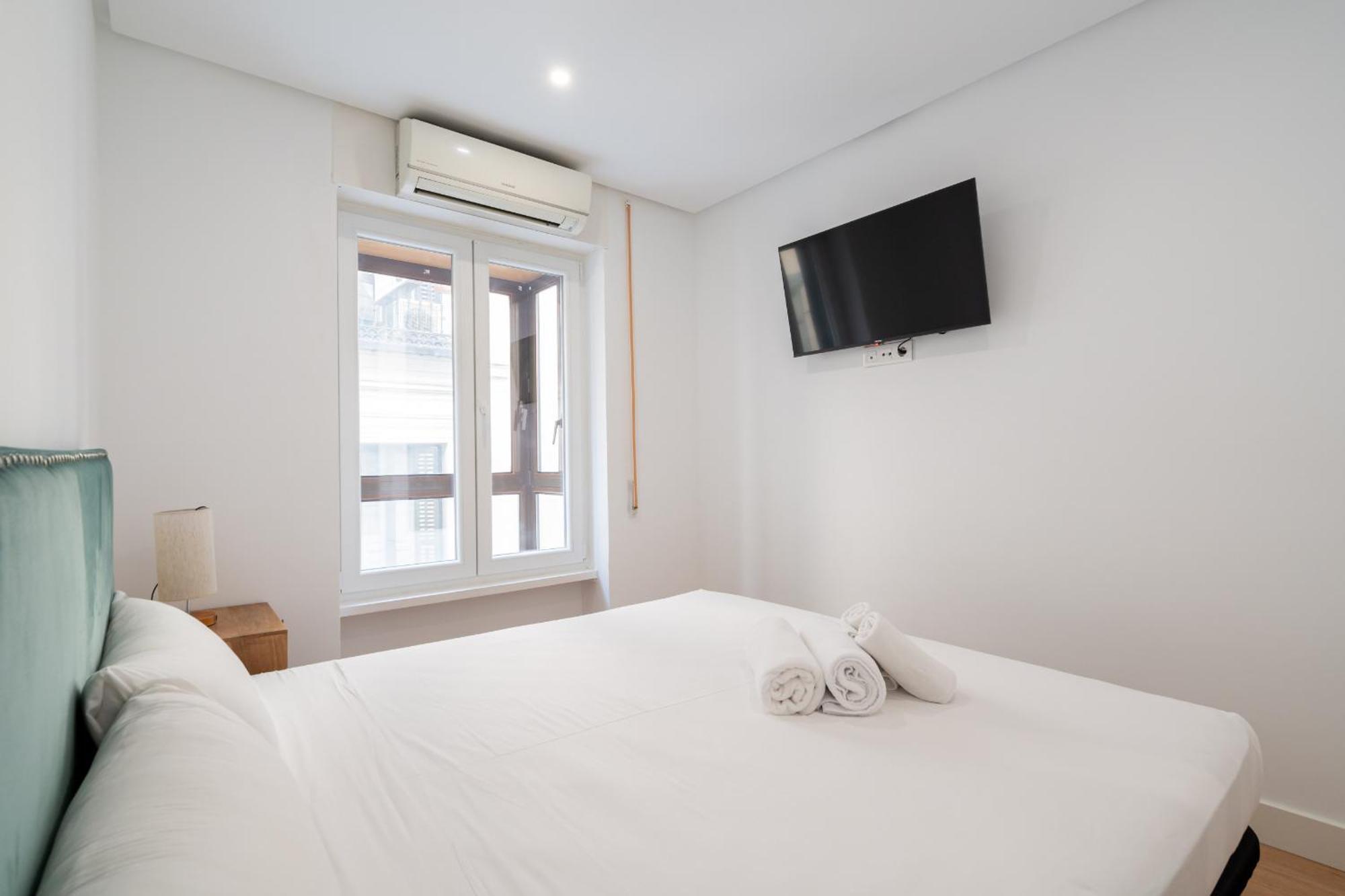 Apartamento Reformado En La Gran Via Alquiler Temporal Madrid Exterior foto