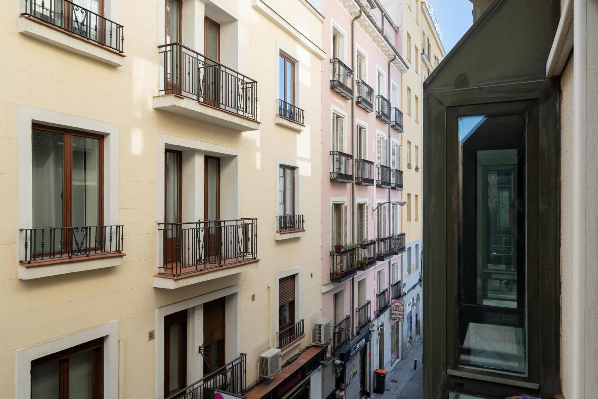 Apartamento Reformado En La Gran Via Alquiler Temporal Madrid Exterior foto